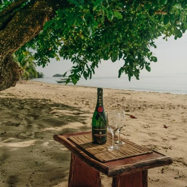 Playa Encantada Beach Resort, hotel in El Nido