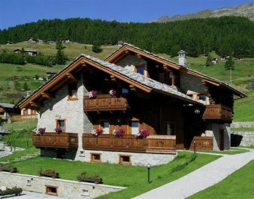 Residence Lo Peyo, hotel v destinaci Champoluc