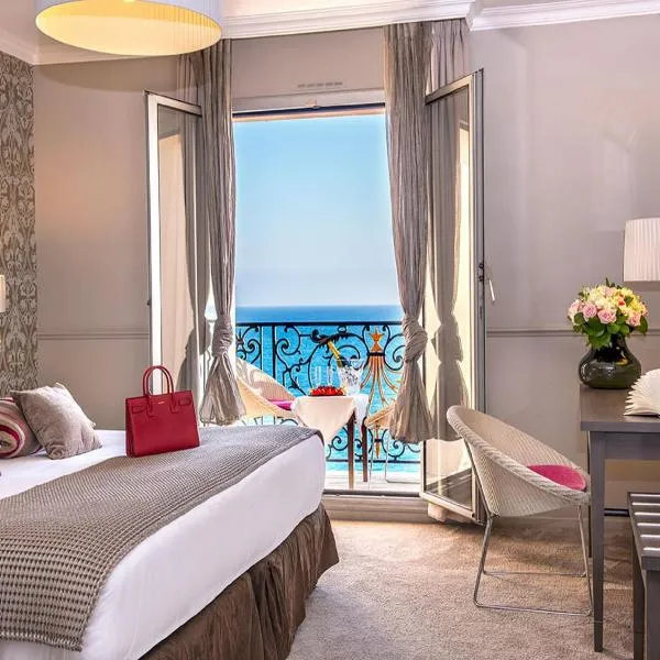 Hôtel Le Royal Promenade des Anglais โรงแรมในนีซ