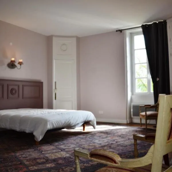 Château des Noces, hotel in Bazoges-en-Pareds