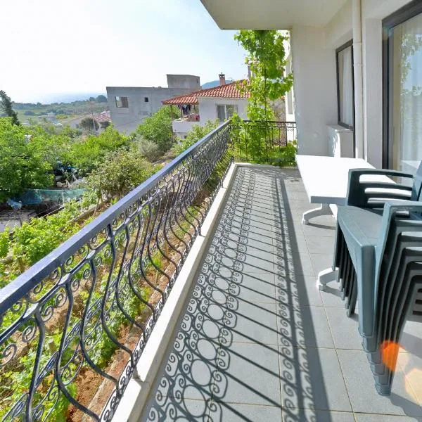 Mimas Garden Apartments, hotel em Karaburun