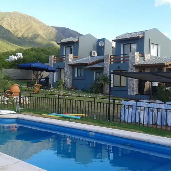 Cabañas Refugio Uritorco, hotel v destinaci Capilla del Monte