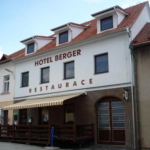 Hotel Berger, hotel in Kamenice nad Lipou