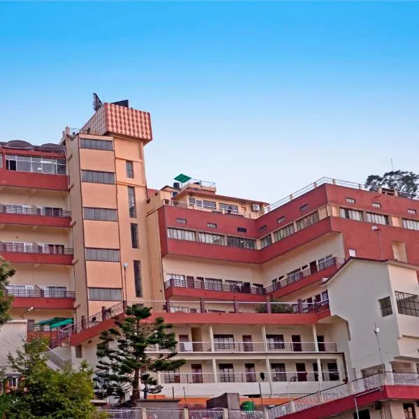 Hotel Shikhar & Restaurant, hotel di Almora