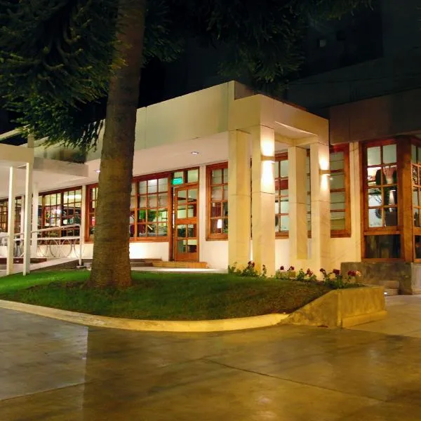 Hotel Libertador, hotell i Santiago del Estero