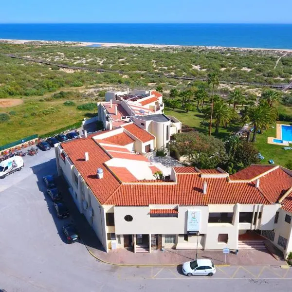 Praia da Lota Resort – Beachfront Hotel, hotel di Manta Rota