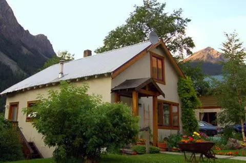 Charlie's Guesthouse, hotel v destinaci Field