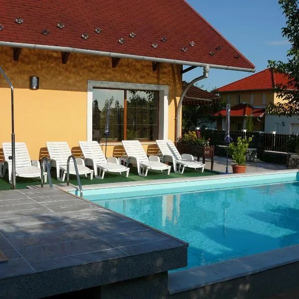Ciklámen apartman, hotel v destinácii Gyenesdiás
