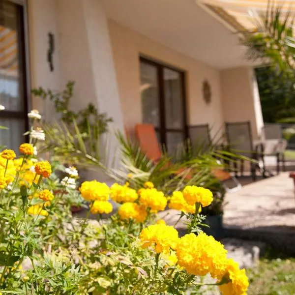 Ferienwohnung Völkl, khách sạn ở Böbrach