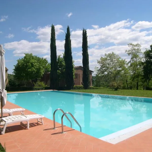 Agriturismo Avanella Appartamenti a 150 mt dalla piscina 150 mt from swimming pool, hotel v destinaci Certaldo