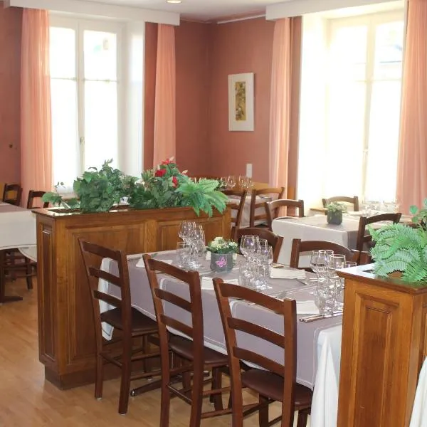 Hôtel de la Gare, hotel v mestu Yvonand
