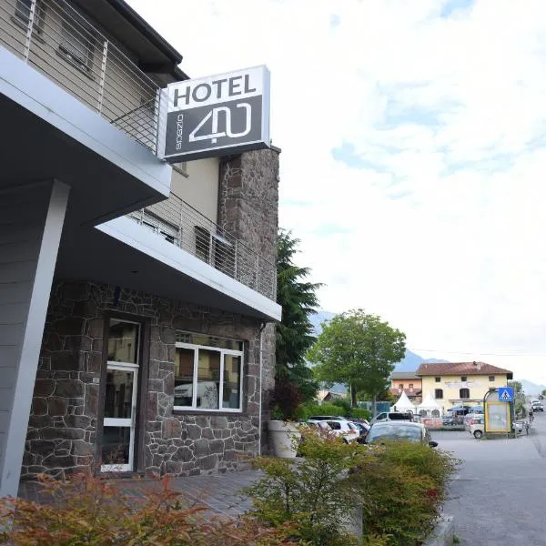 Spazio42، فندق في Pian Camuno