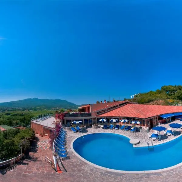 Hotel Marina 2: Marina di Campo şehrinde bir otel