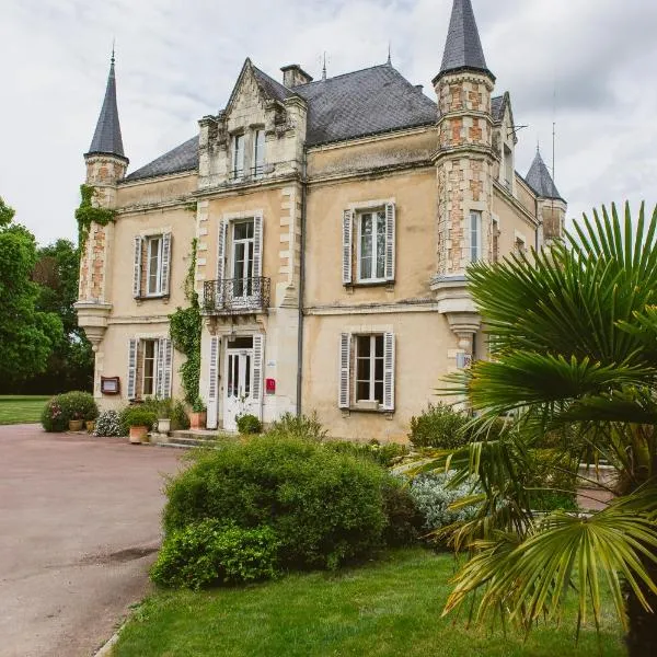 Domaine de La Ferrière โรงแรมในErbray