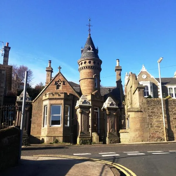 Carbet Lodge, hotel di Broughty Ferry