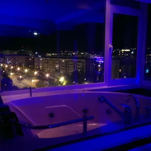 Panoramic Studio - Jacuzzi & Parking, hotel in Braşov