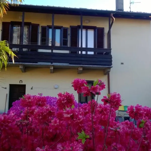 Casa Bellavista - Lake Maggiore view and garden, hótel í Baveno