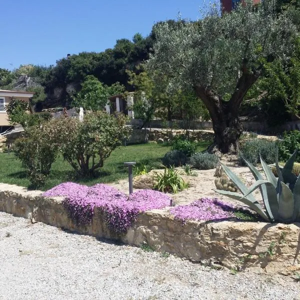 Le Castella B&B Restaurant, hotel v destinácii Le Castella