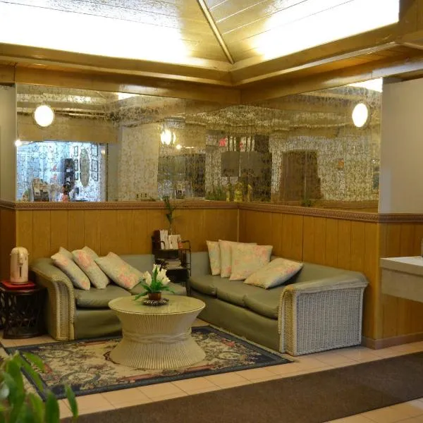 West Plaza Desekel, hotel v destinaci Koror