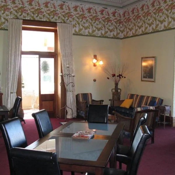 Ugbrooke Country Estate, hotel v destinaci Lower Dashwood