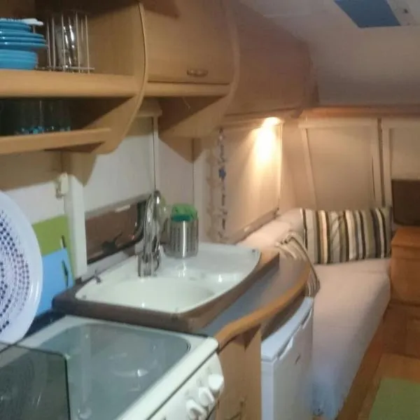 Caravan Apartment, Hotel in Tinajo