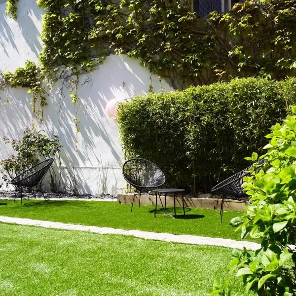 N9 Appartement de Charme, hotel i Saint-Pol-de-Léon