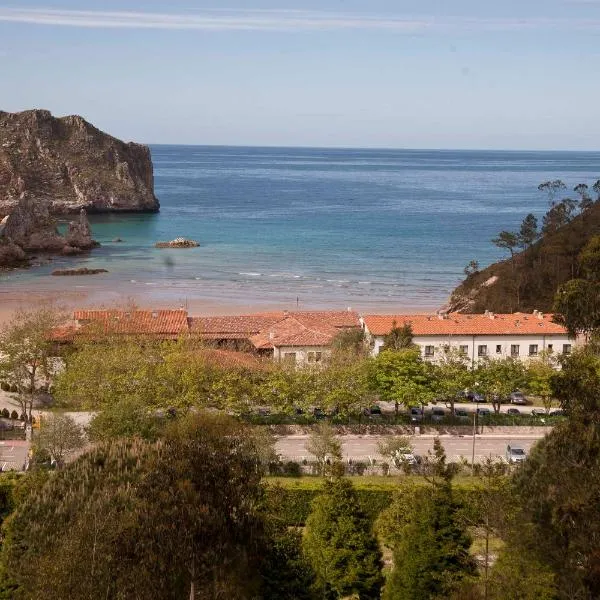 Hotel Mirador de La Franca, hotel in Alevia