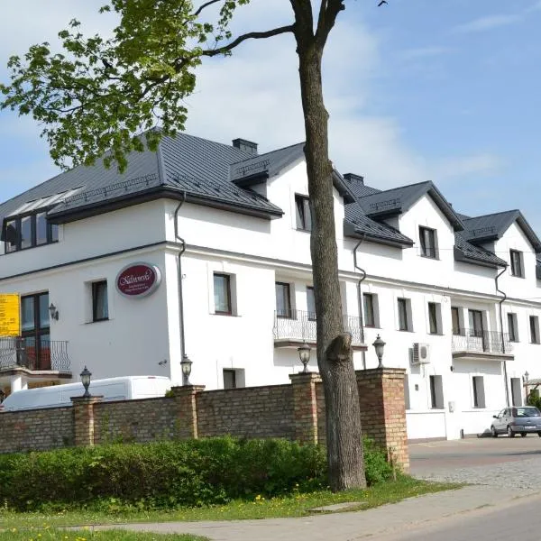 Sala Bankietowa i Pokoje Gościnne, hotel in Pierożki