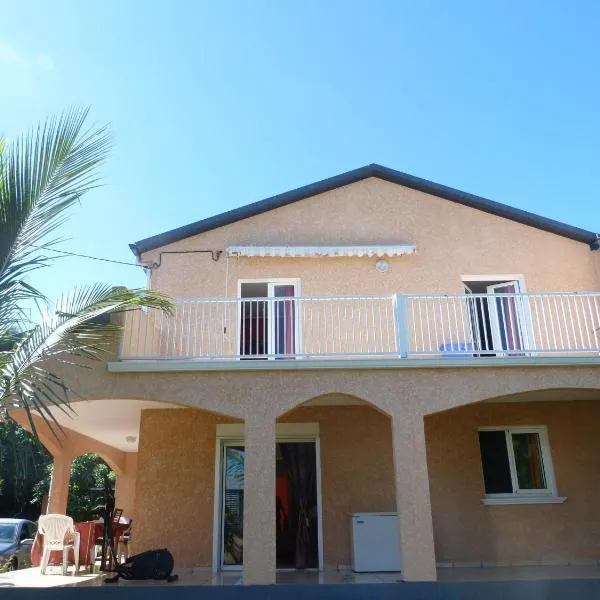 Chez Chouchou, hotel in Étang-Salé