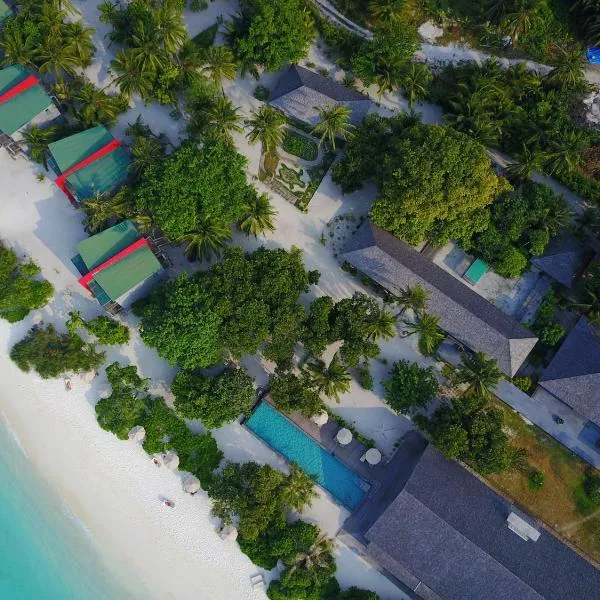 The Barefoot Eco Hotel, hotel in Dhidhdhoo