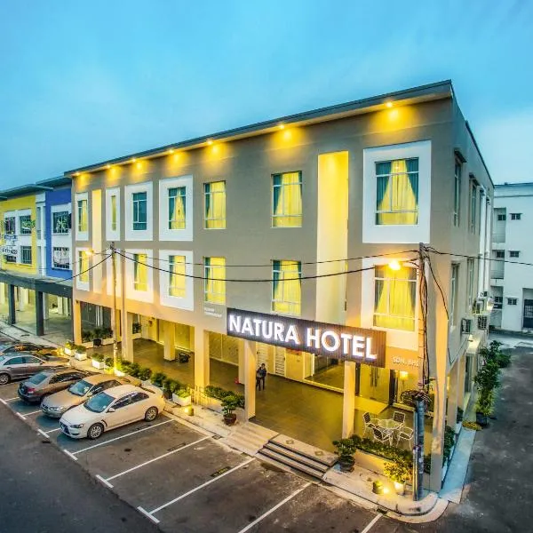 Natura Hotel, hotel v destinaci Nusajaya