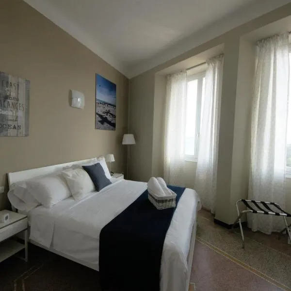Luna Rooms, hotell i Savona