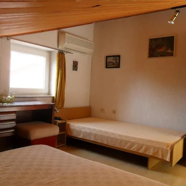 Apartments Simpa, hotel v destinaci Njivice