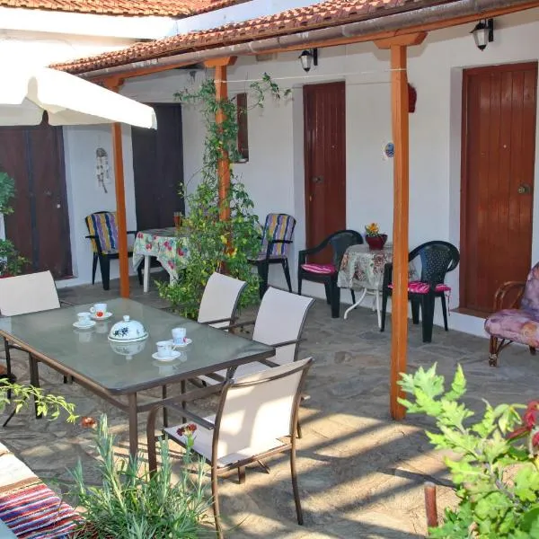 Armonia Guesthouse, hotel v destinaci Panormos