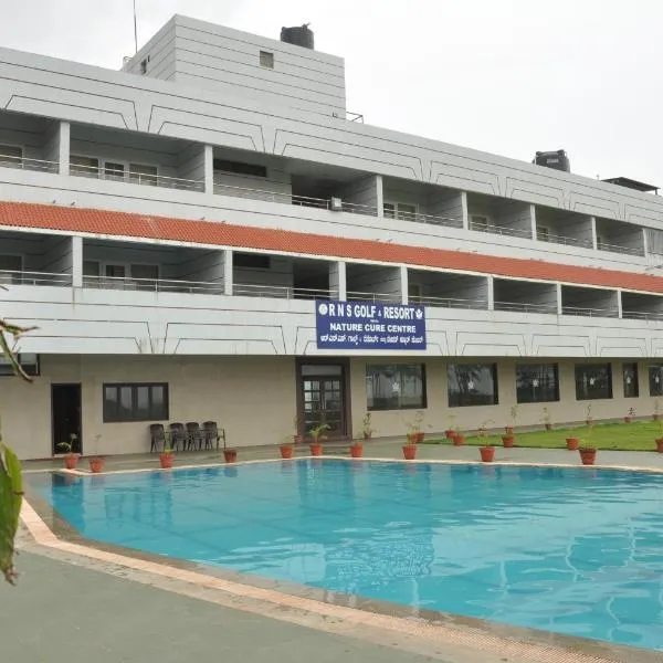 RNS Golf Resort & Nature Cure Centre, hotel di Bhatkal