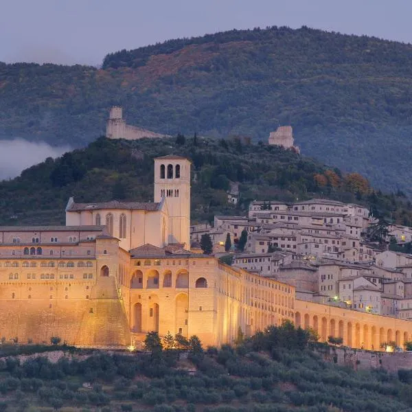 Albergo La Rocca, hotel ad Assisi