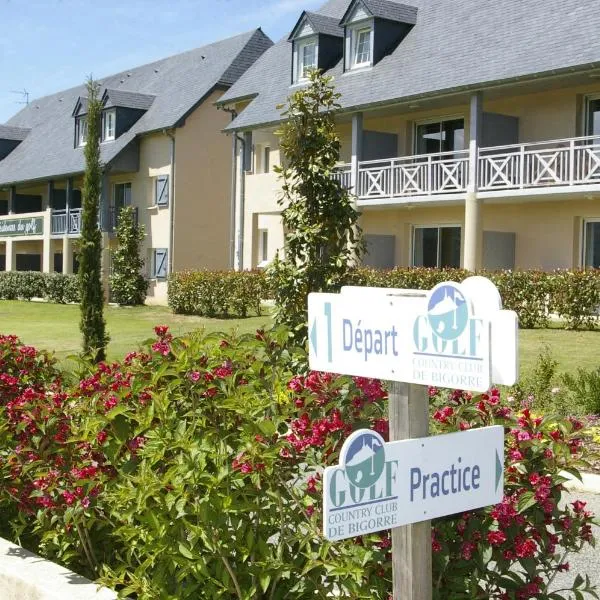 Le Domaine du Golf Country Club de Bigorre, hotel v destinaci Pouzac