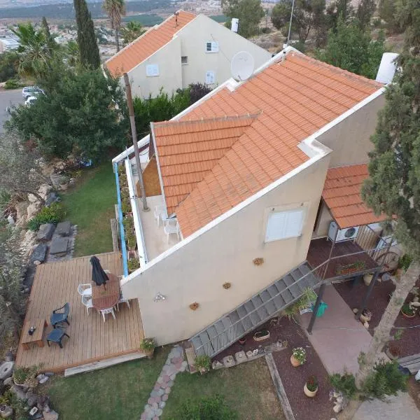 Yaffe Bagilboa – hotel w mieście Kfar Yehezkel
