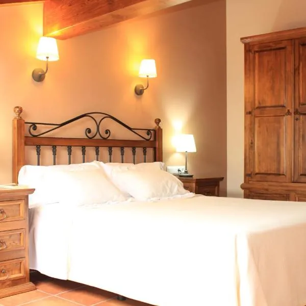 Apartamentos Los Rosales de Isabel, hotel v destinaci Corral de Ayllón