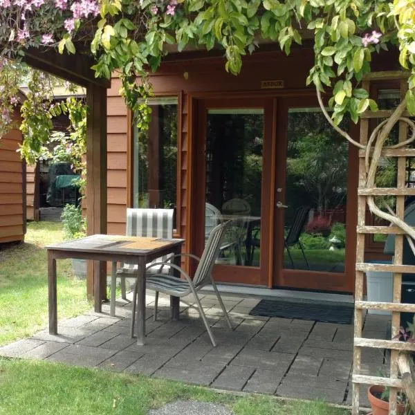 Nestledown B&B, hotel v destinaci Halfmoon Bay