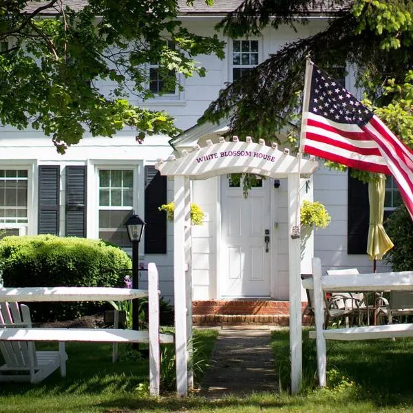 Historic White Blossom House, hotel v destinaci Southold