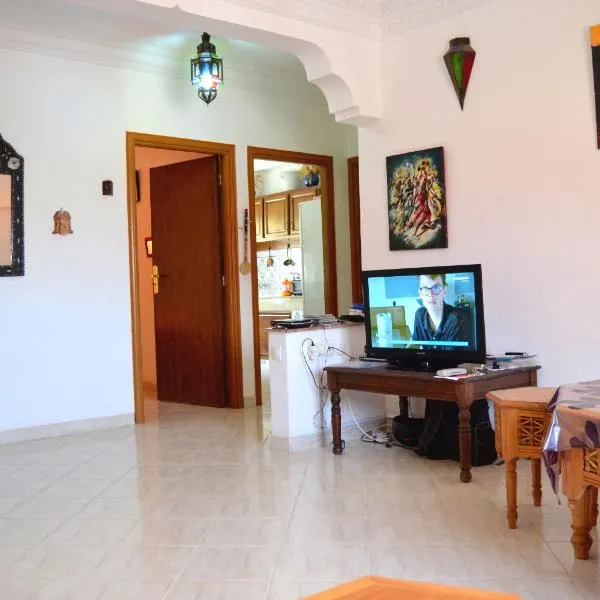 Appartement 400m plage 4eme étage, hotel en El Jadida