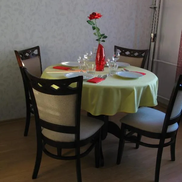 Gratarre Apartment, hotel in Vanamõisa