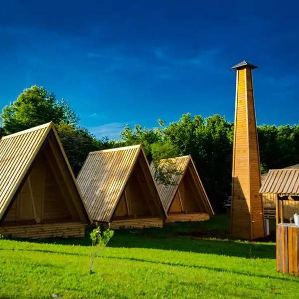 Rooms & Glamping Lana Haus, hotel in Ličko Petrovo Selo