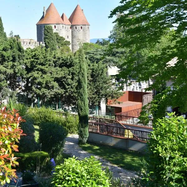 Pont Levis Boutique Hôtel - 50m Cité Remparts Carcassonne, hotel u gradu Karkason