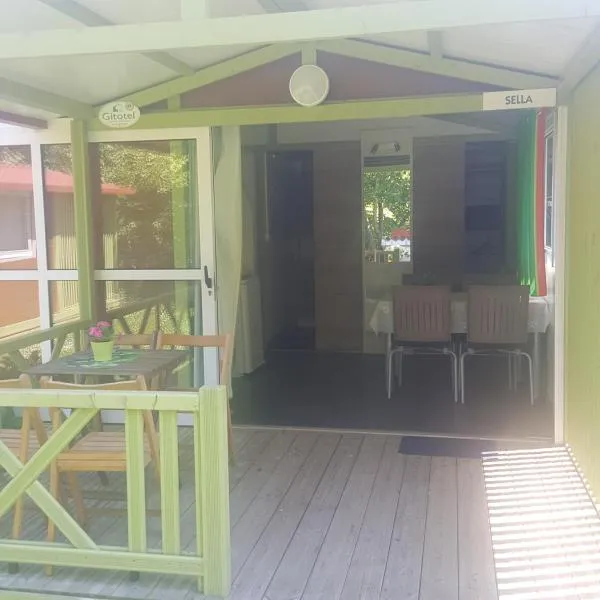 Camping Covadonga, hotel v destinaci Soto de Cangas