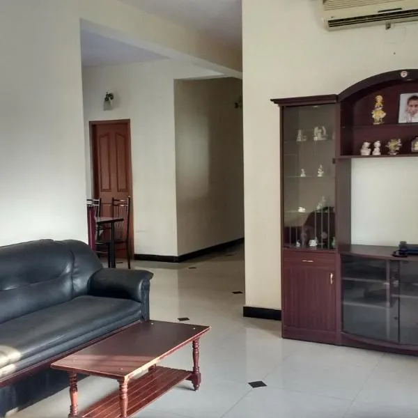 Roshini Serviced Apartments, hotel in Chennai