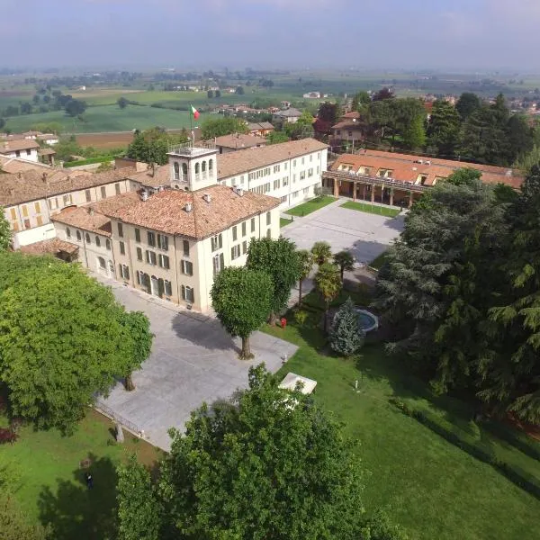 Villa Lomellini, hotel Montebello della Battagliában