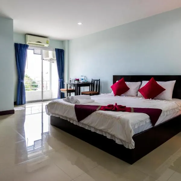 Raya Rawai Place, hotel a Rawai Beach