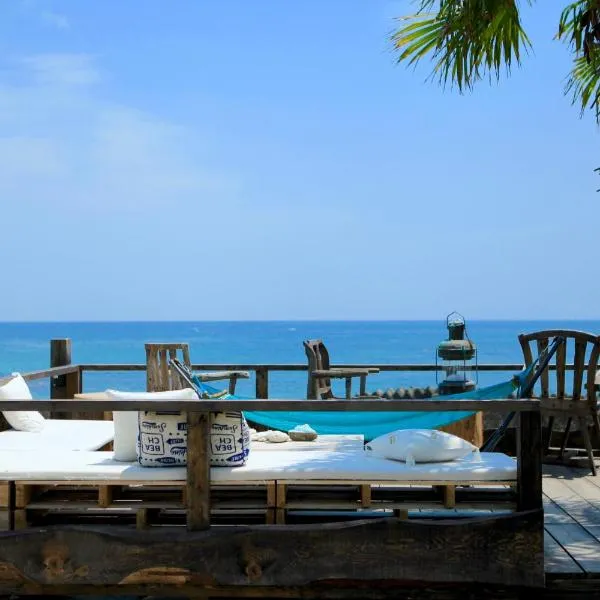 PavilionSurf&Lodge, hotel sa Shishikui